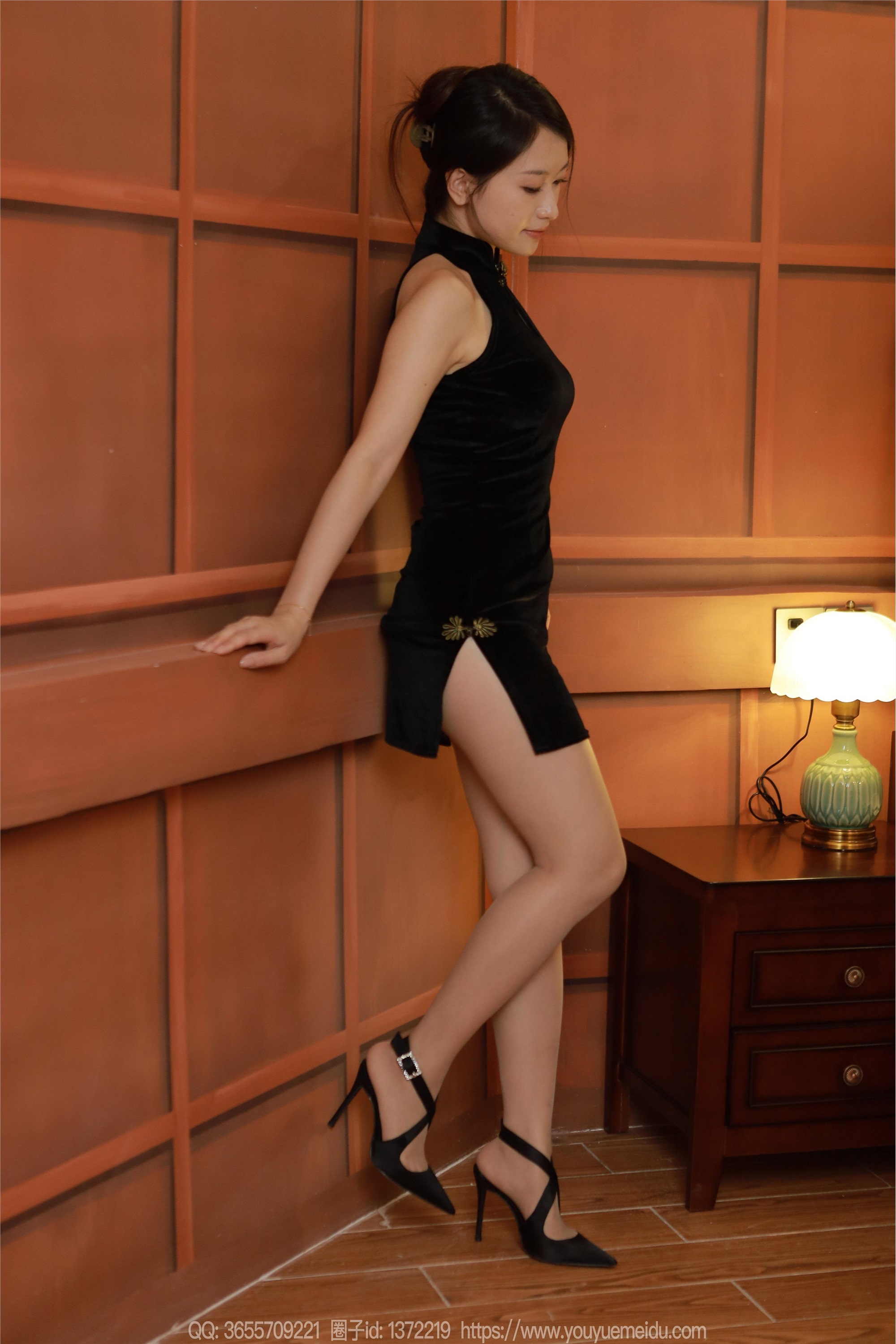 IESS异思趣向  2024.10.01 丝享家 1860 小婕《露肩旗袍》